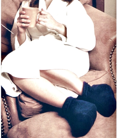 Blue Fleece Heated Slippers Aromatherapy Foot Warmer Booties - Picture 5 of 7